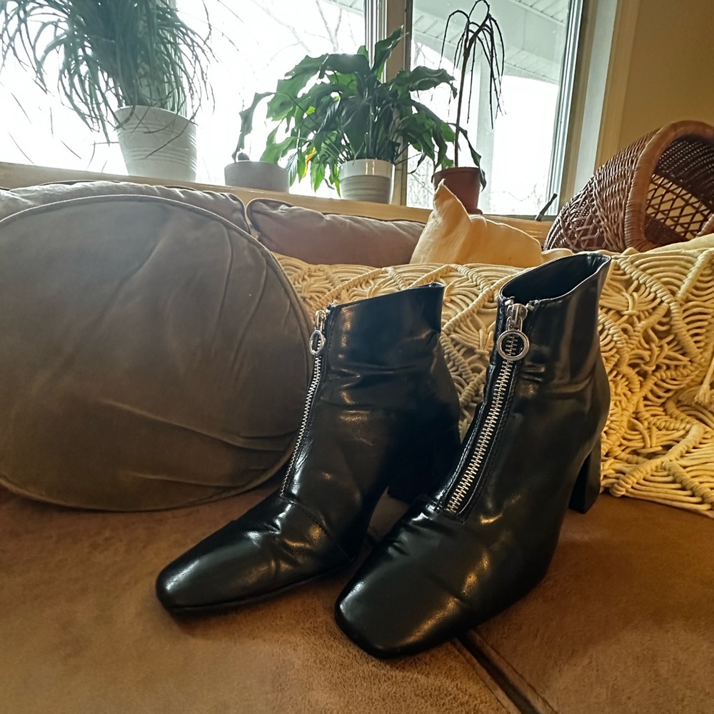 Zara zip front ankle boots block heel size EU 38 size 7.5